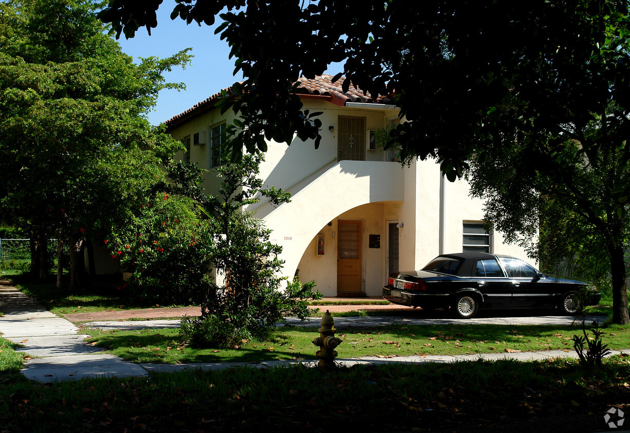 Primary Photo - 2050 SW 3rd Ave