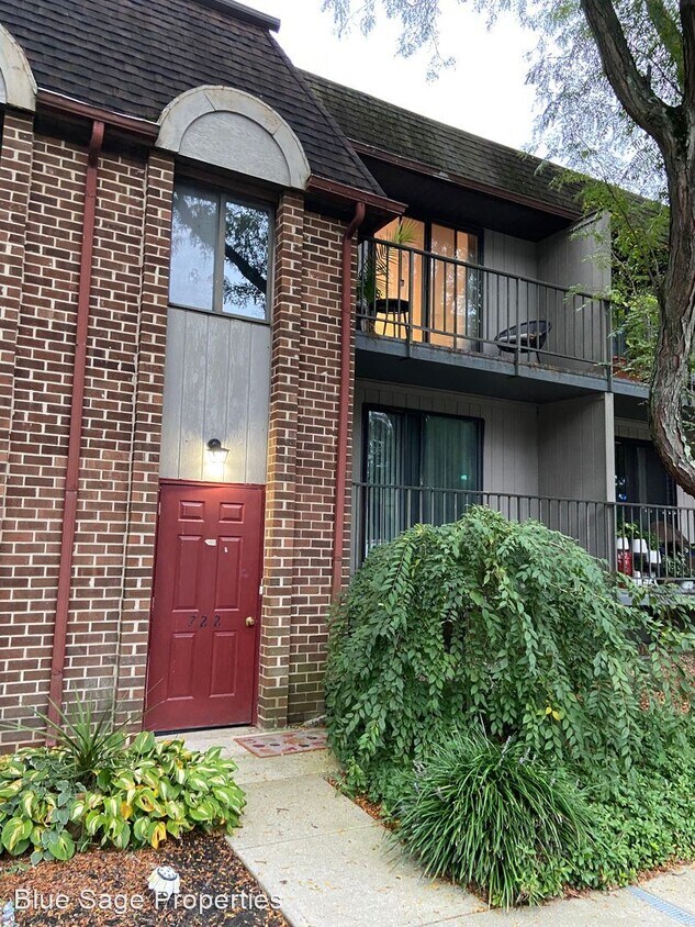 Foto principal - 2 br, 1 bath House - 722A Putnam Blvd, 12A