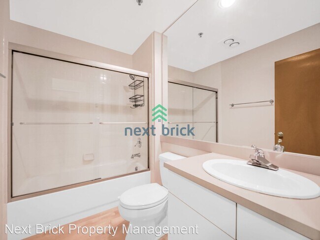 Building Photo - 1 br, 1 bath House - 2030 Western Ave, Uni...