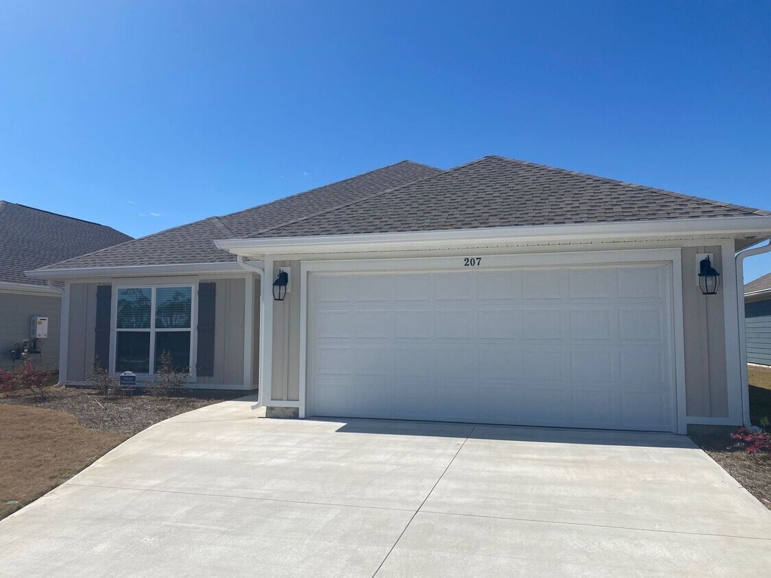 Foto principal - Spacious, Modern Home Convenient to Shoppi...