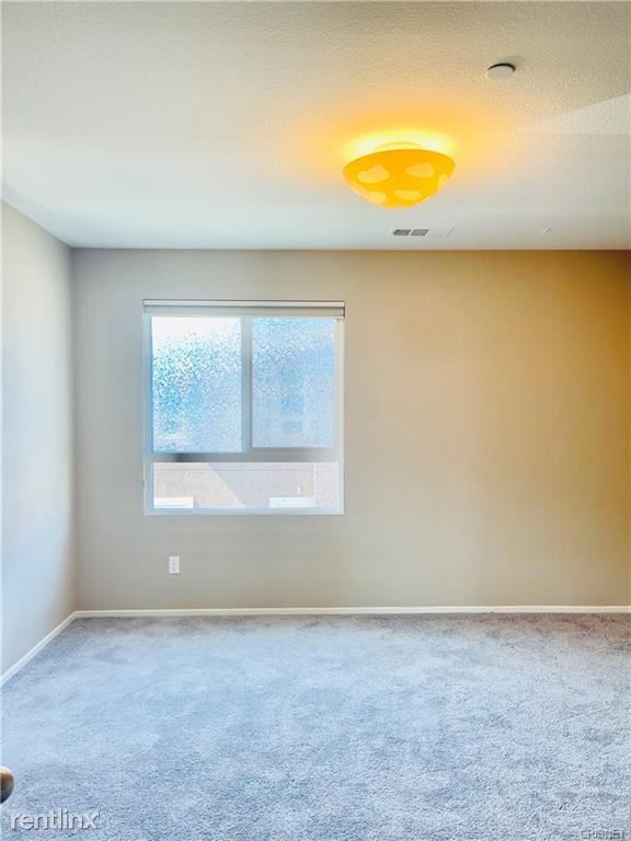 Building Photo - 3 br, 3 bath House - 14667 1/2 Sherman Way