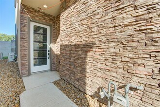 Building Photo - 2903 El Fenice Ln