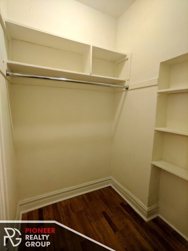 Foto del edificio - 4831 N Damen Ave