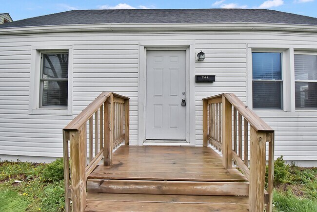 Foto del edificio - 2566 Atwood Ter