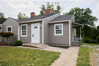 Building Photo - 164 Hedges St SE