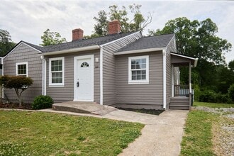 Building Photo - 164 Hedges St SE