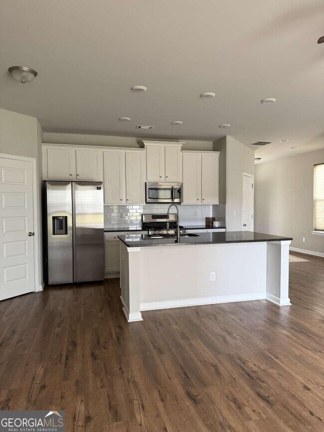 Building Photo - 3619 Cyn Spgs Dr