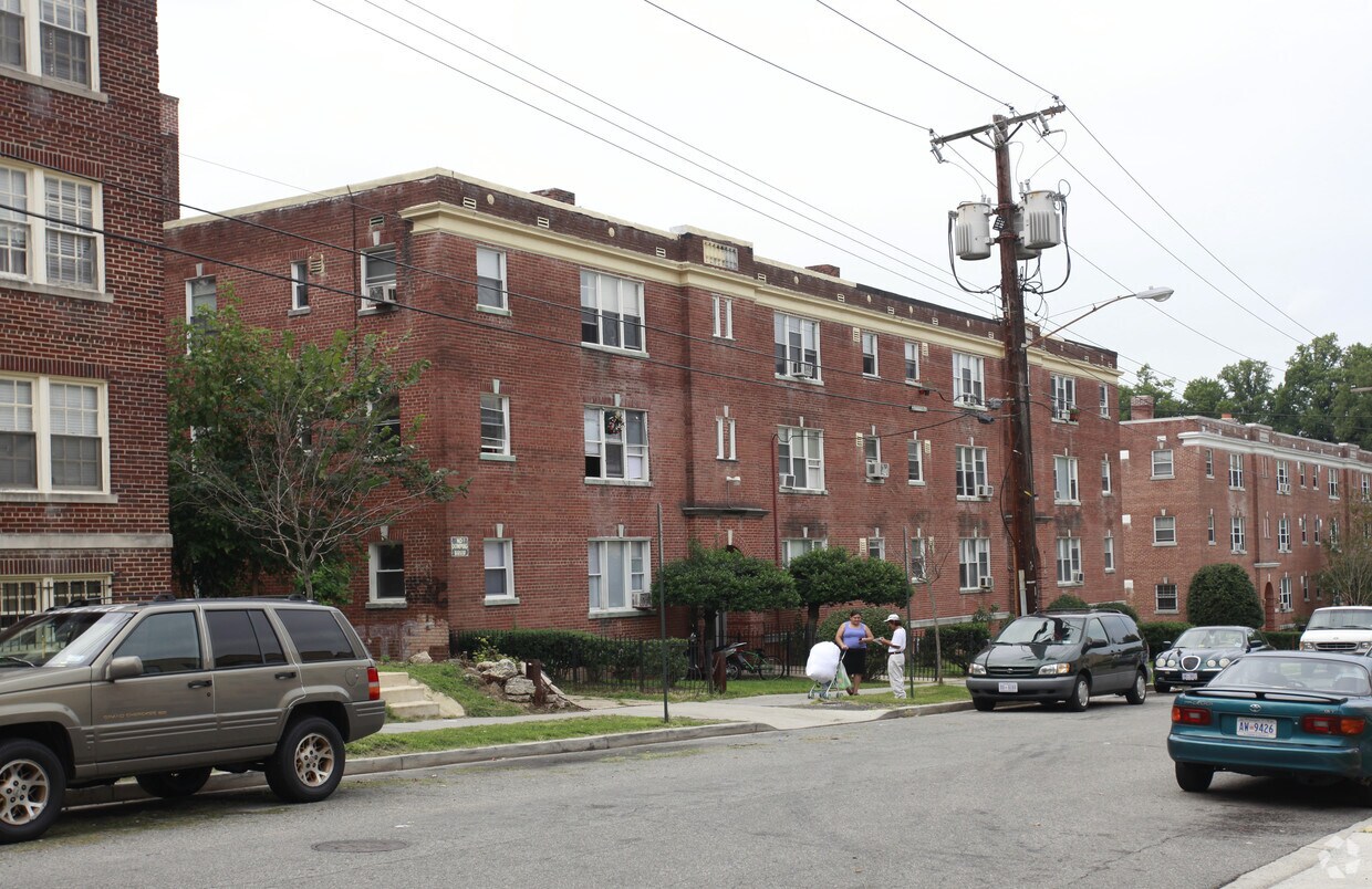 Building Photo - 1430-1436 Tuckerman St NW