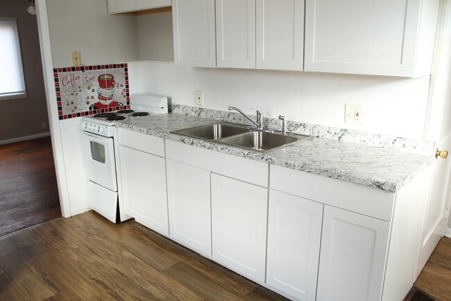 Foto del edificio - 3302 Karl Rd