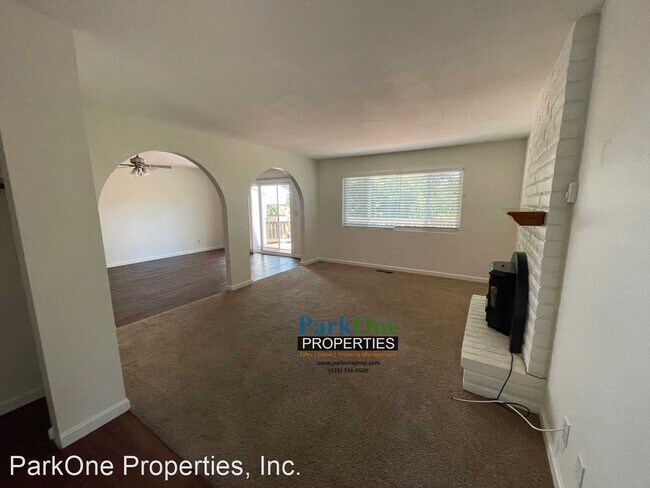 Building Photo - 3 br, 2.5 bath House - 200 Barnett Ter