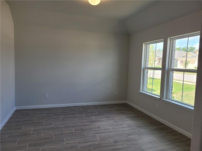 Building Photo - 1016 Bright Star Cove
