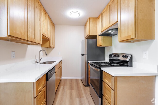 Interior Photo - 2347 Pacheco St