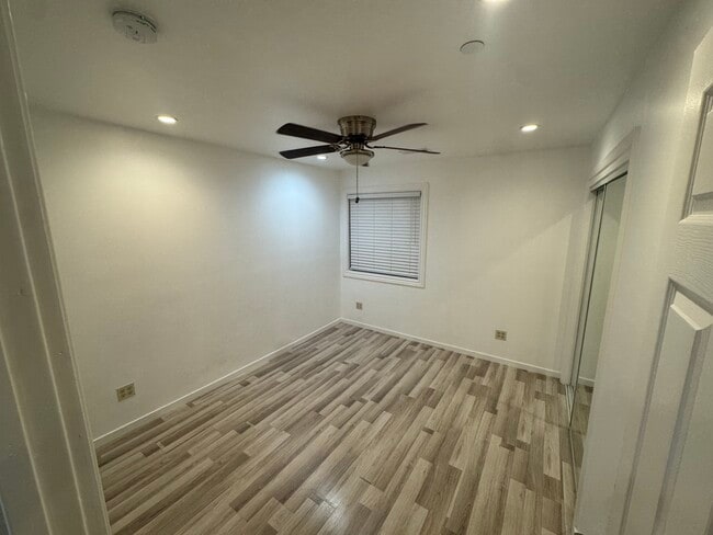 Foto del edificio - 126 S Humboldt St