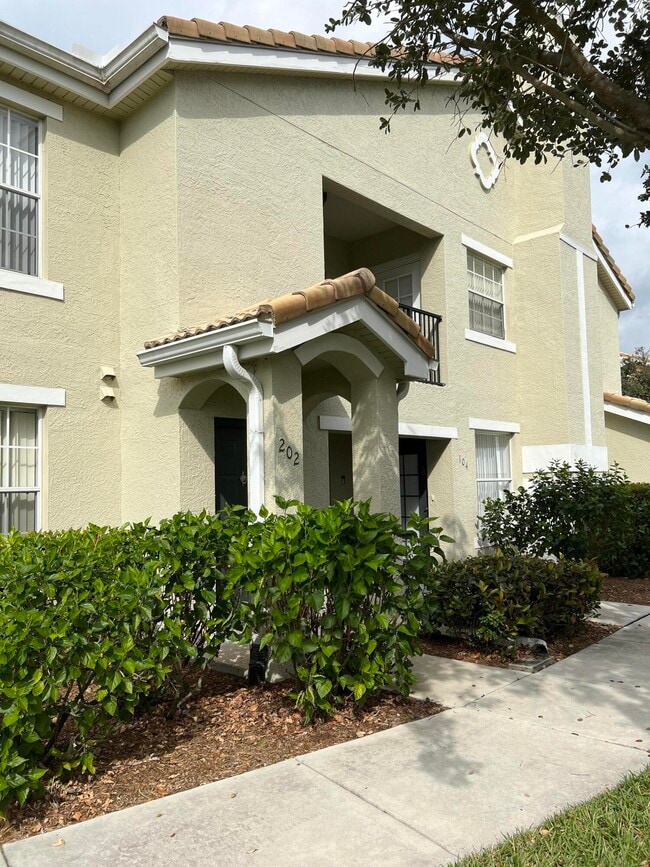 Building Photo - 128 SW Peacock Blvd