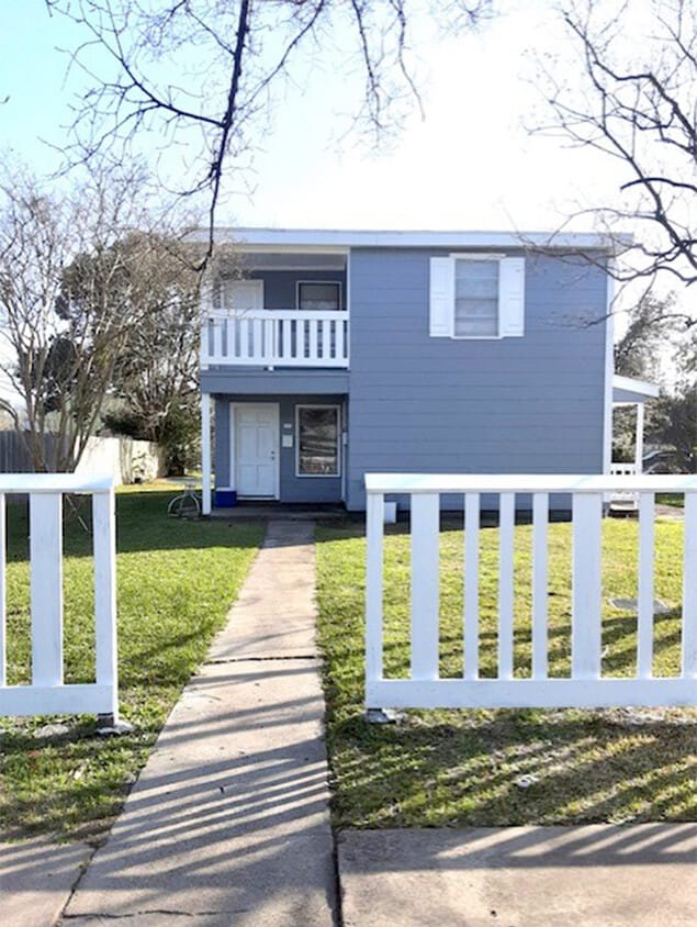 Photo - 1135 5th Ave S (Texas City, TX)