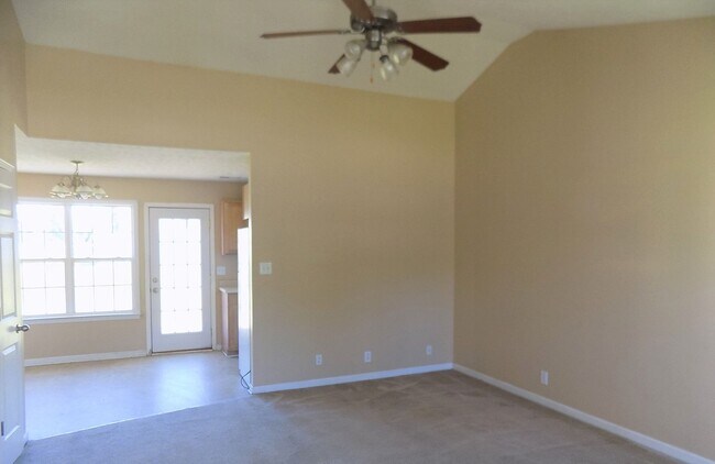 Building Photo - *** NICE RANCH HOME ***
