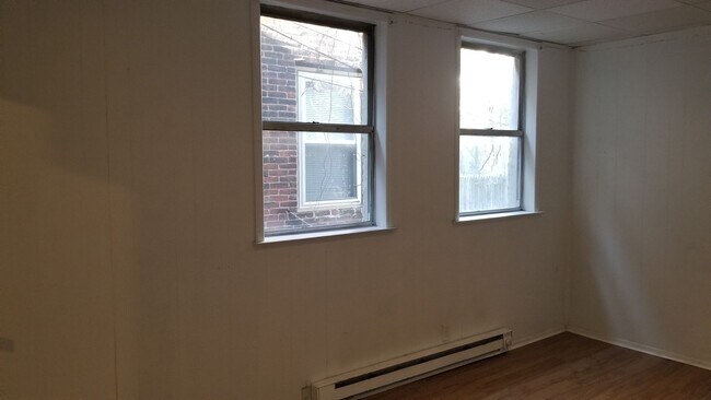 Building Photo - 6243 Elmwood Ave