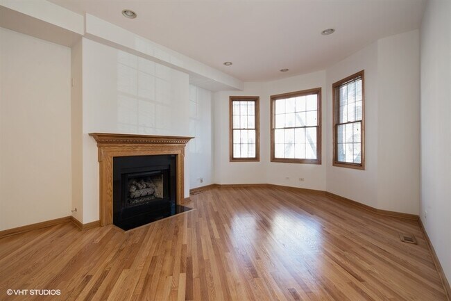 Foto del edificio - 623 W Briar Pl