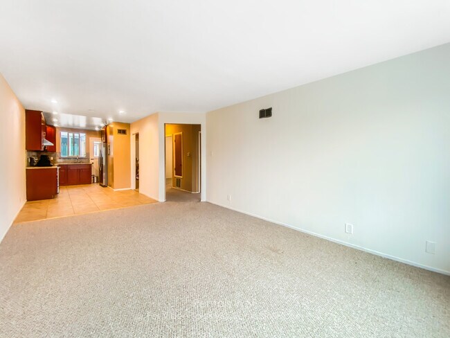 Building Photo - 1531 8th Ave