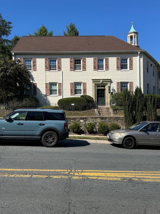 Foto principal - Newly Updated Silver Spring Three Bedroom ...