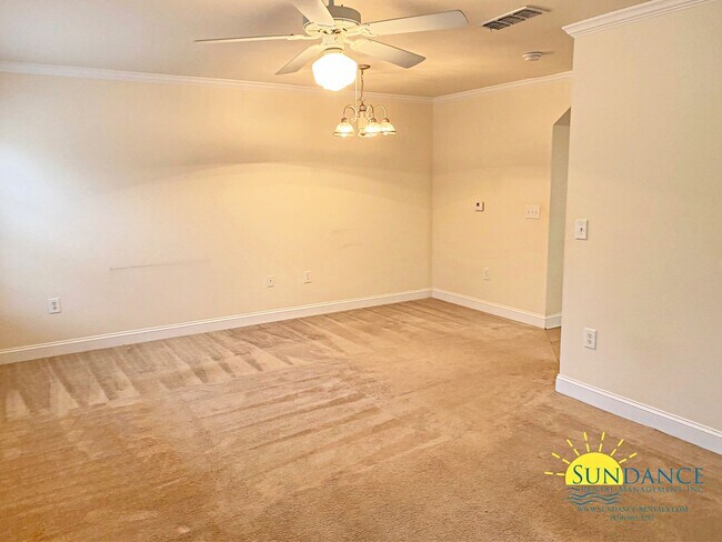 Building Photo - Great 2 Bedroom Townhouse in Crestview!
