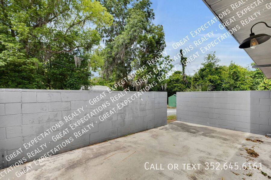 Foto del edificio - 5922 SE Front Rd