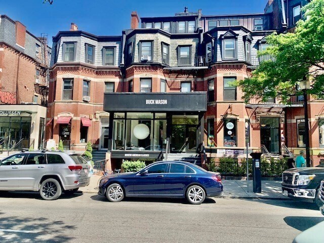 Foto del edificio - 230 Newbury St
