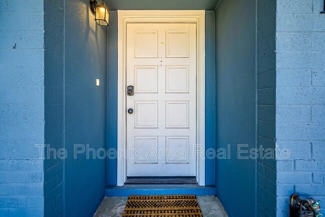 Foto del edificio - 1102 N 72nd Pl