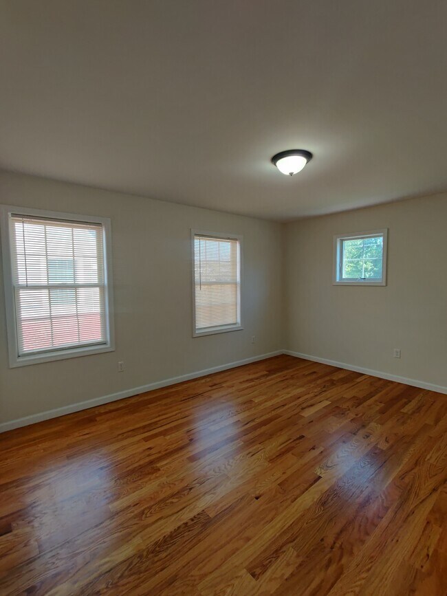 Bedroom - 35 MM Ham Memorial Fire House Ln