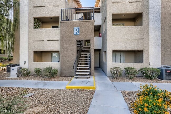 Foto del edificio - 4200 S Valley View Blvd