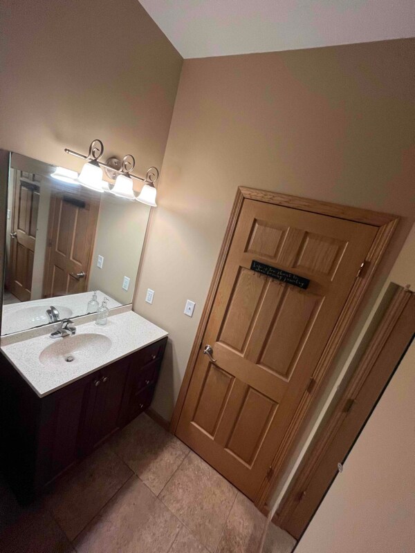 Foto del edificio - 1130 Adams St