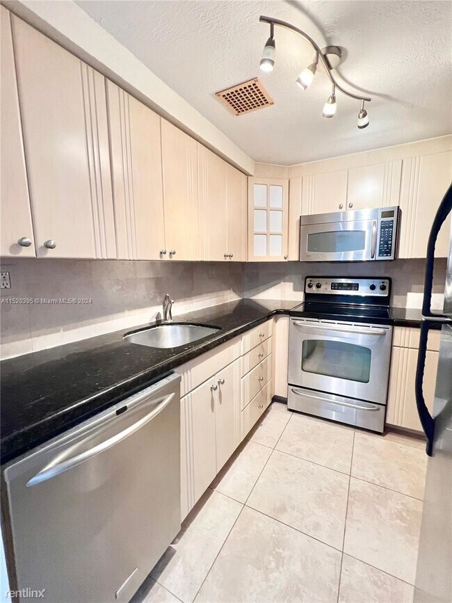 Foto del edificio - 1 br, 1 bath Condo - 1200 West Ave Apt 904