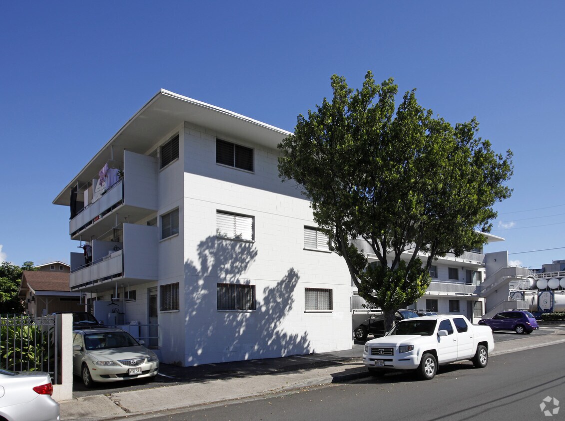 Building Photo - 1270 Elm St