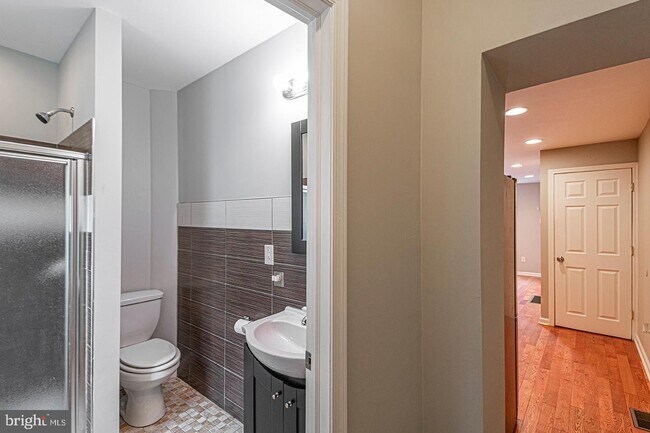 Building Photo - 2721 E Birch St