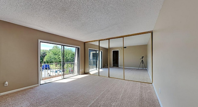 Building Photo - 2313 Vista Oaks Cir NE