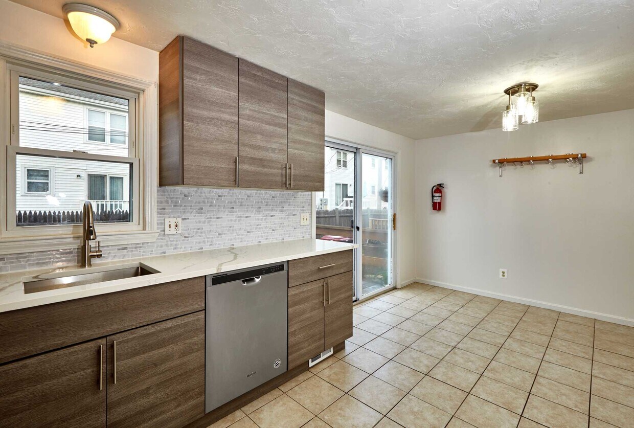 Photo - 31 Reservoir St (Brockton, MA)