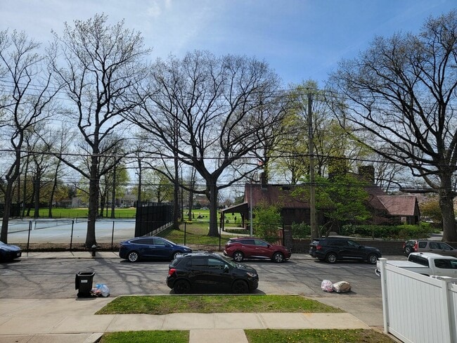 Building Photo - 65 Bard Ave