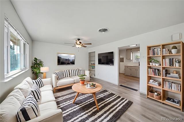 Foto del edificio - 3861 Moore St