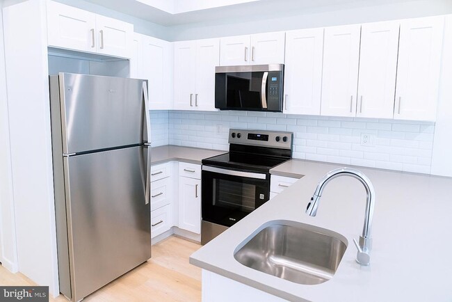 Building Photo - 7248 Rising Sun Ave