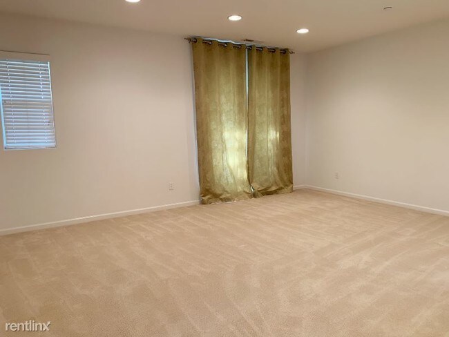 Building Photo - 3 br, 3 bath Townhome - 7824 Stoneleaf Rd