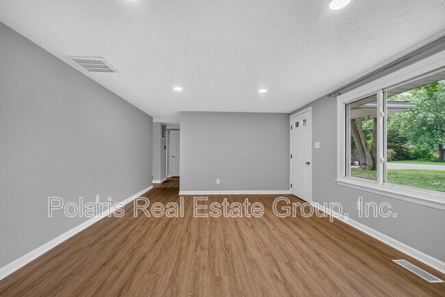 Building Photo - 4419 Charles Dr