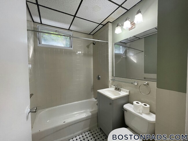 Building Photo - 2 Torpie St Building Photo - 2 Torpie St