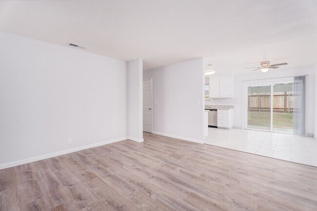 Foto del edificio - 6037 N Haven Dr