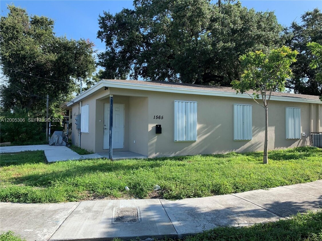 Building Photo - 1565 NW 47th St