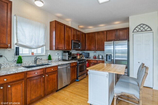 Building Photo - 358 S Winchester Dr
