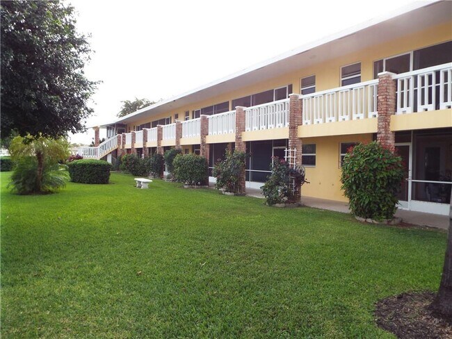 Foto del edificio - 2541 NE 11th St