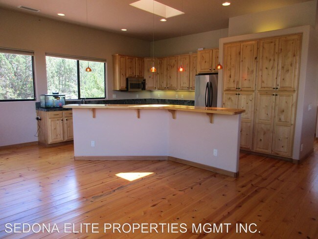 Building Photo - 3 br, 3 bath House - 108 COFFEE CUP DRIVE