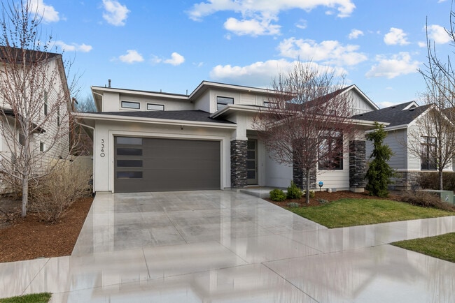 Building Photo - 3340 W Lassen Dr