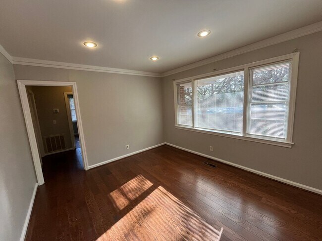 Foto del edificio - Move In Ready!! Cozy Brick Home, in North Columbus. Located off of Airport Thruway!! HAPP Accepted.