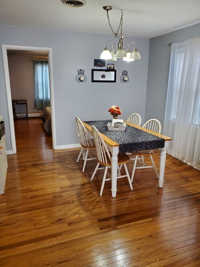 Foto del edificio - Immaculate 3BR home near parks and trails, eateries and quick highway access